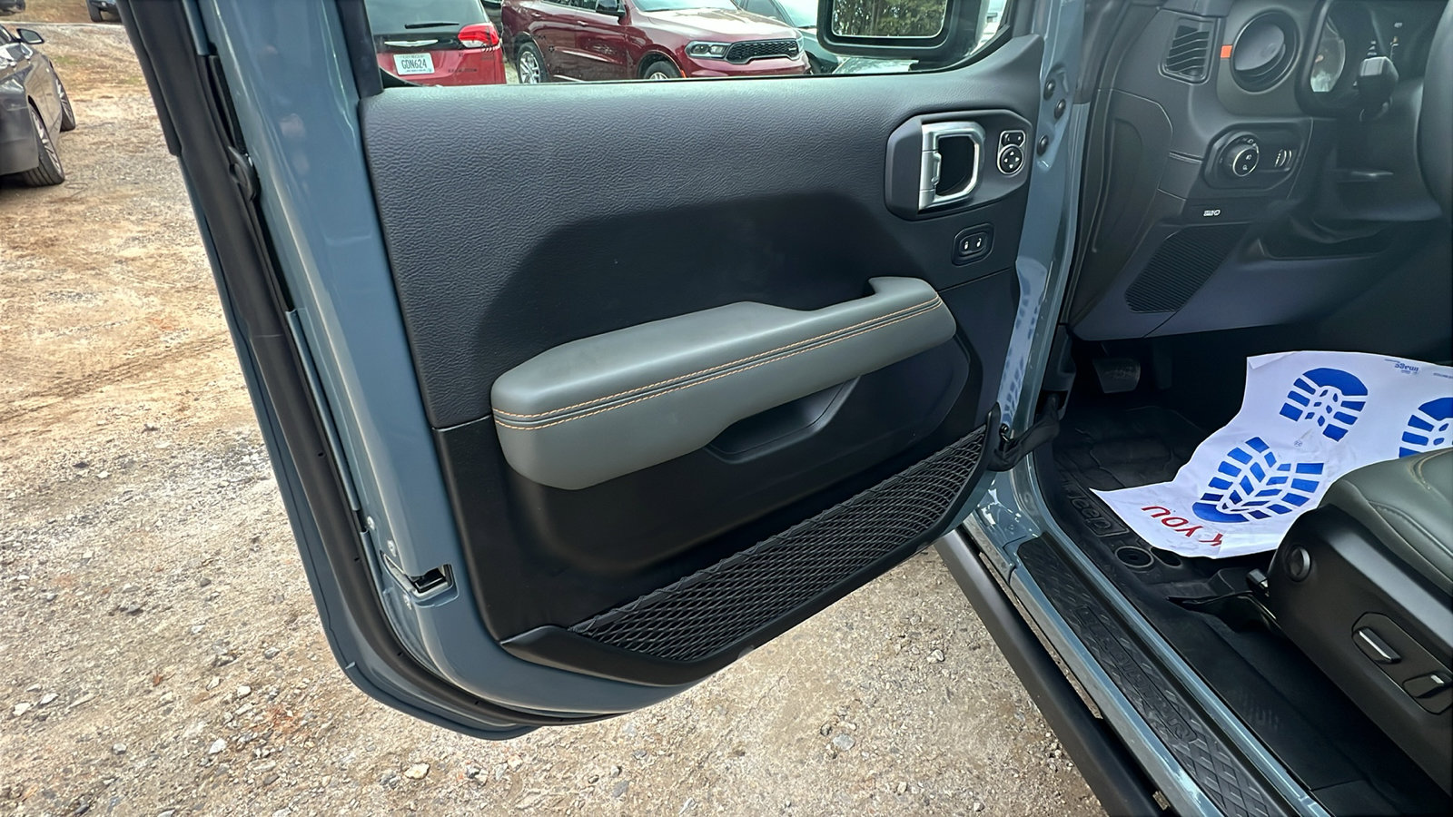 Used 2024 Jeep Gladiator Mojave image 14