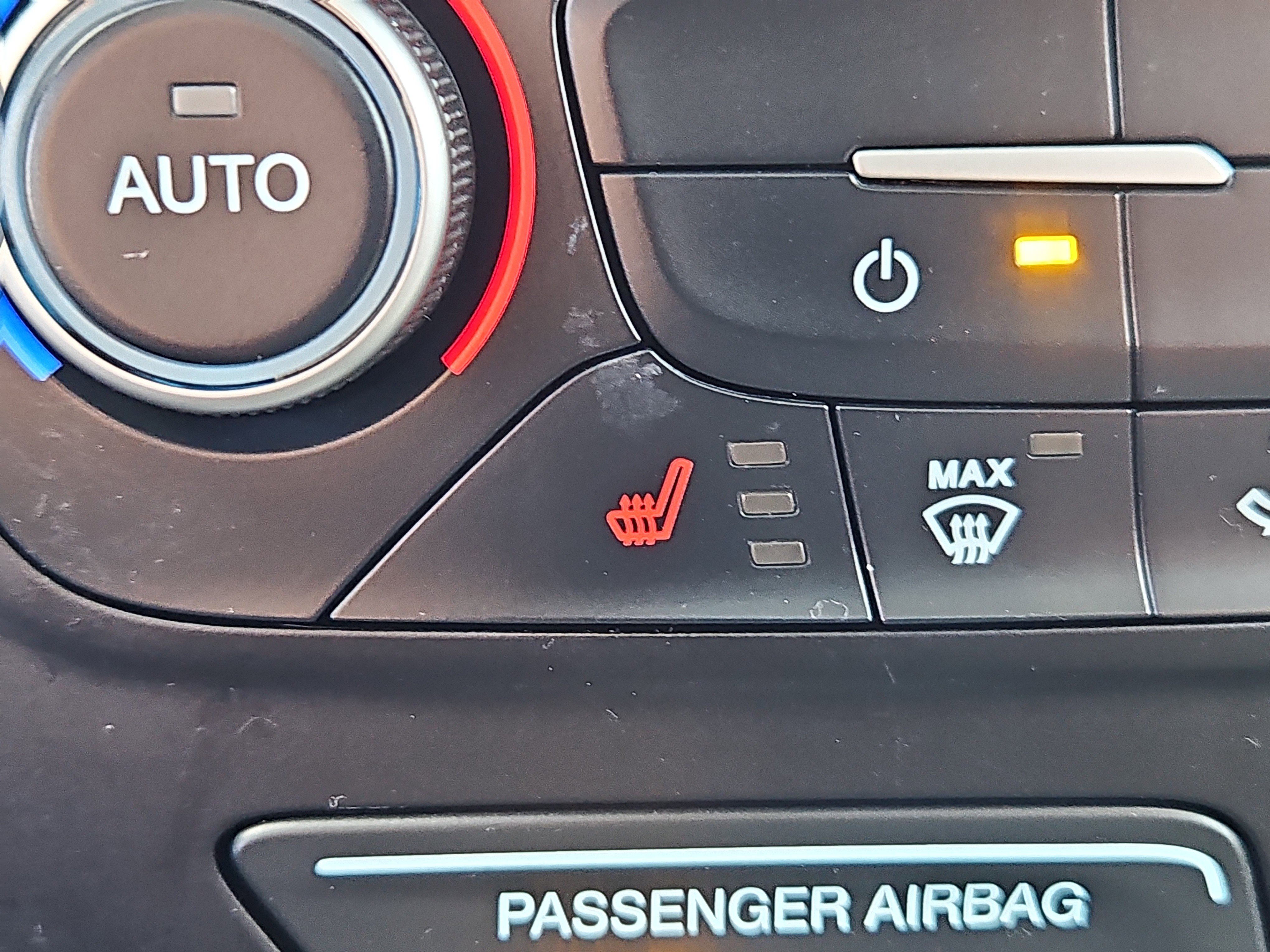 Used 2018 Ford Escape SE w/ SE Sport Appearance Package image 12