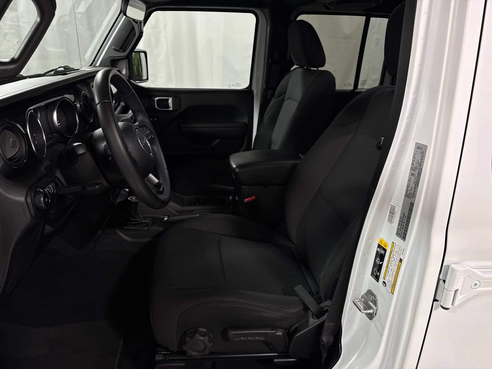 Used 2022 Jeep Wrangler Unlimited Sport AWD/4WD image 3