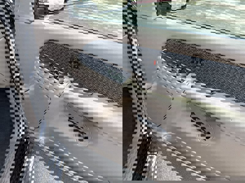 Used 2004 Chevrolet Avalanche 2WD image 23