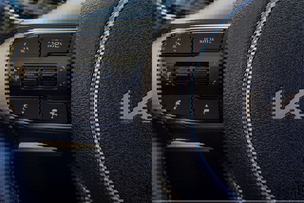 Used 2023 Kia Sportage SX image 17