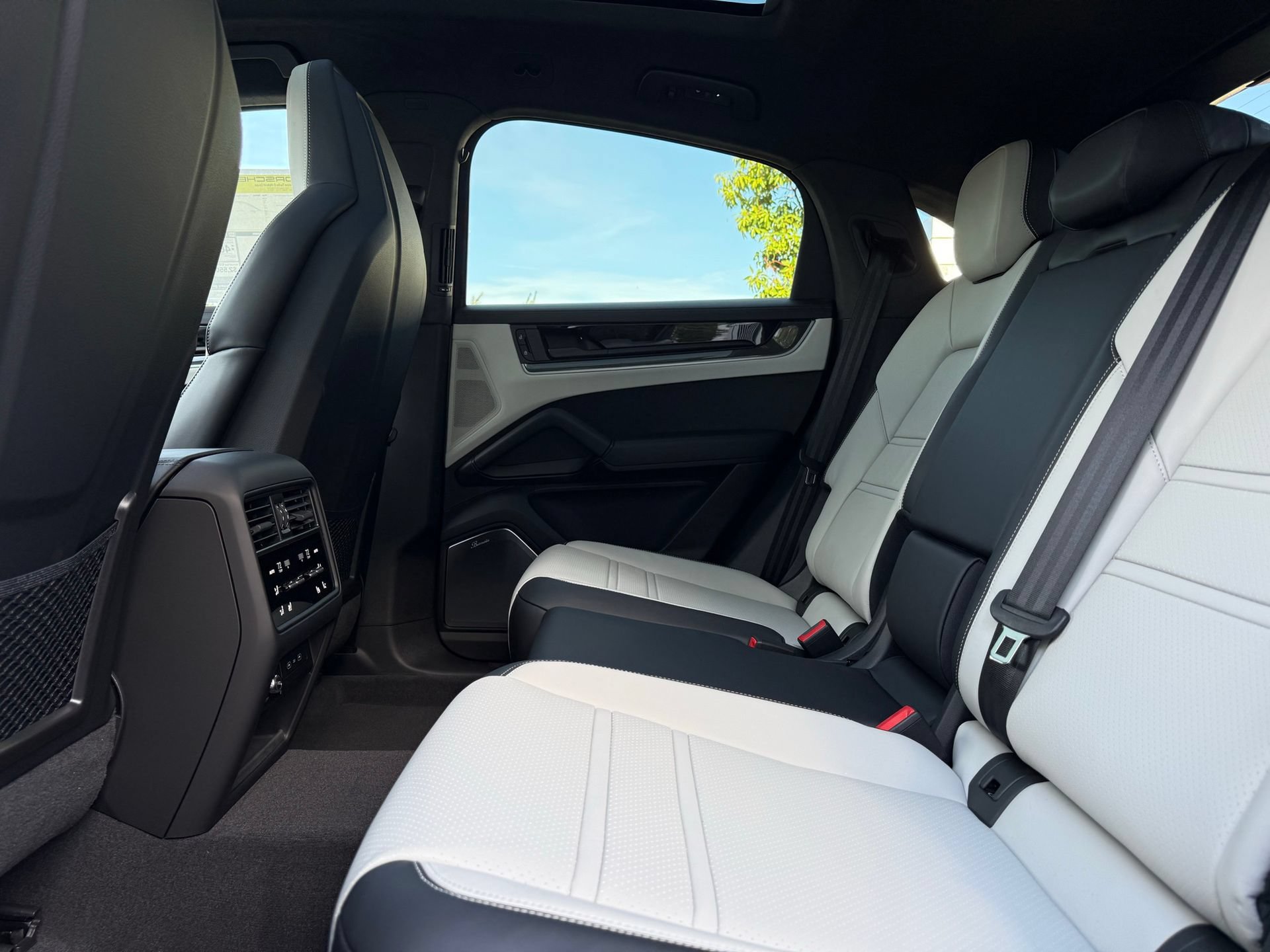 New 2026 Porsche Cayenne Turbo AWD/4WD image 27