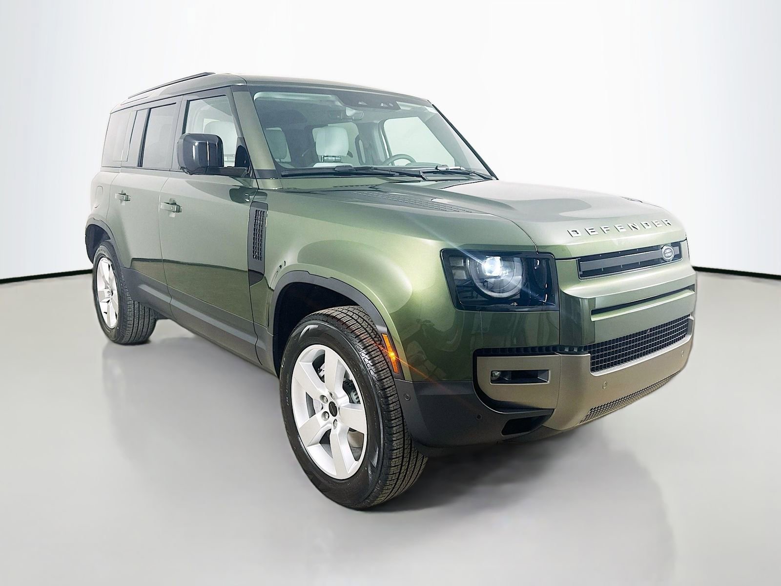 New 2026 Land Rover Defender 110 S AWD/4WD image 3
