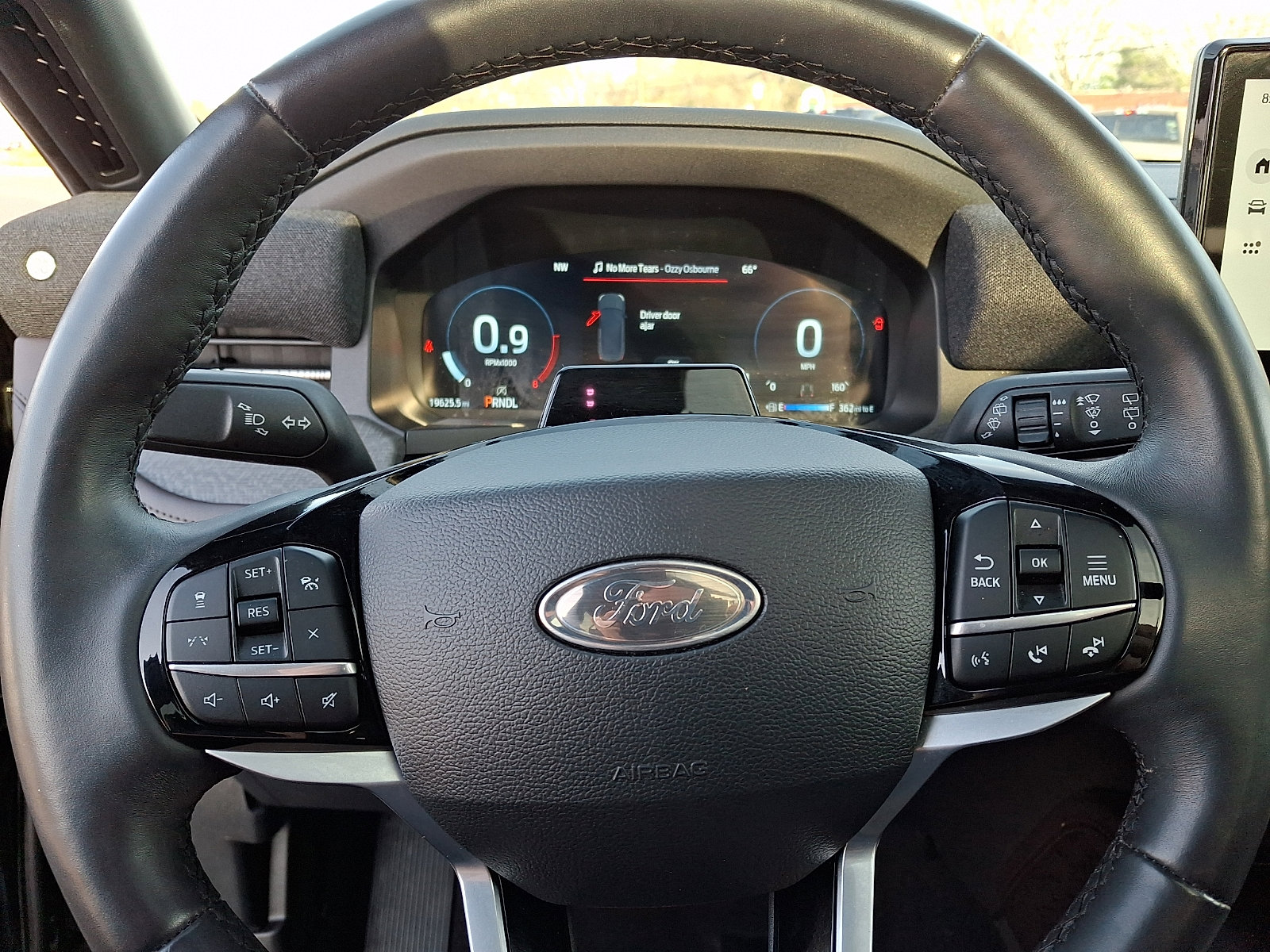 Used 2025 Ford Explorer Platinum w/ LUX Leather Package image 22