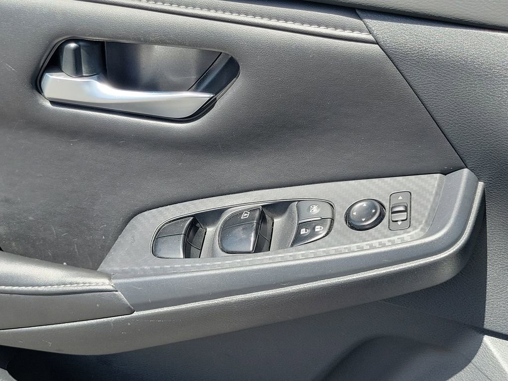 Used 2022 Nissan Sentra SV w/ Trunk Package image 16