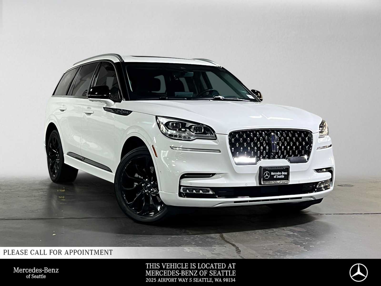 Used 2023 Lincoln Aviator Grand Touring w/ Equipment Group 301A AWD/4WD image 1