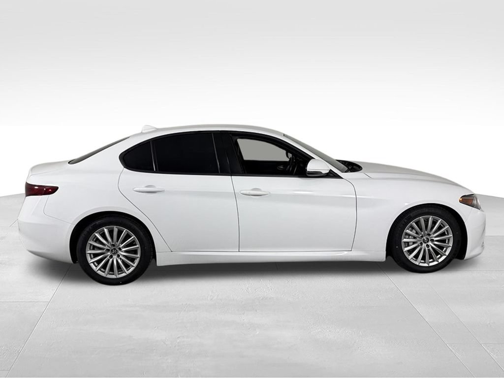 Used 2023 Alfa Romeo Giulia Sprint RWD image 6