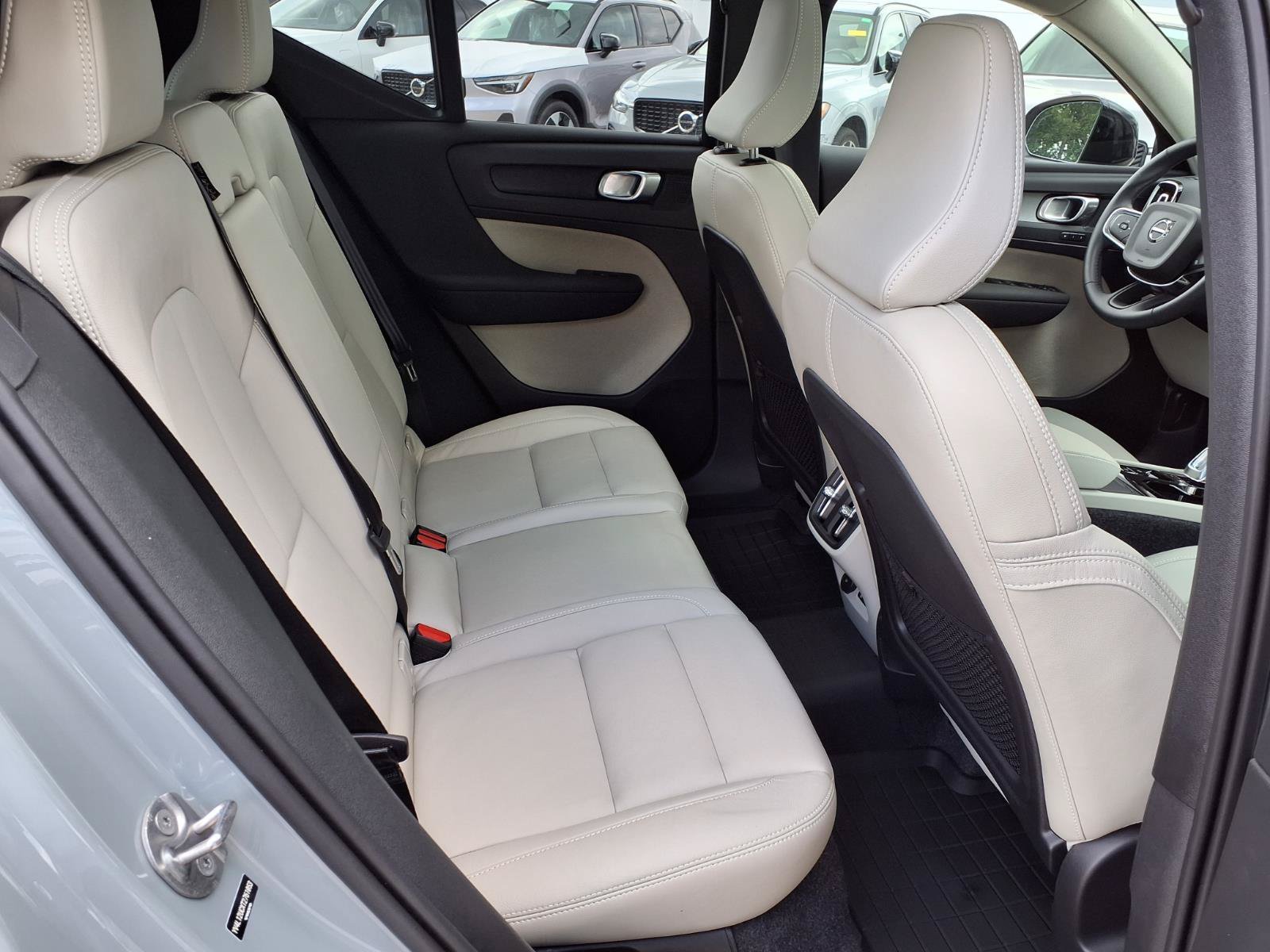New 2026 Volvo XC40 B5 Plus w/ Protection Package Premier AWD/4WD image 10