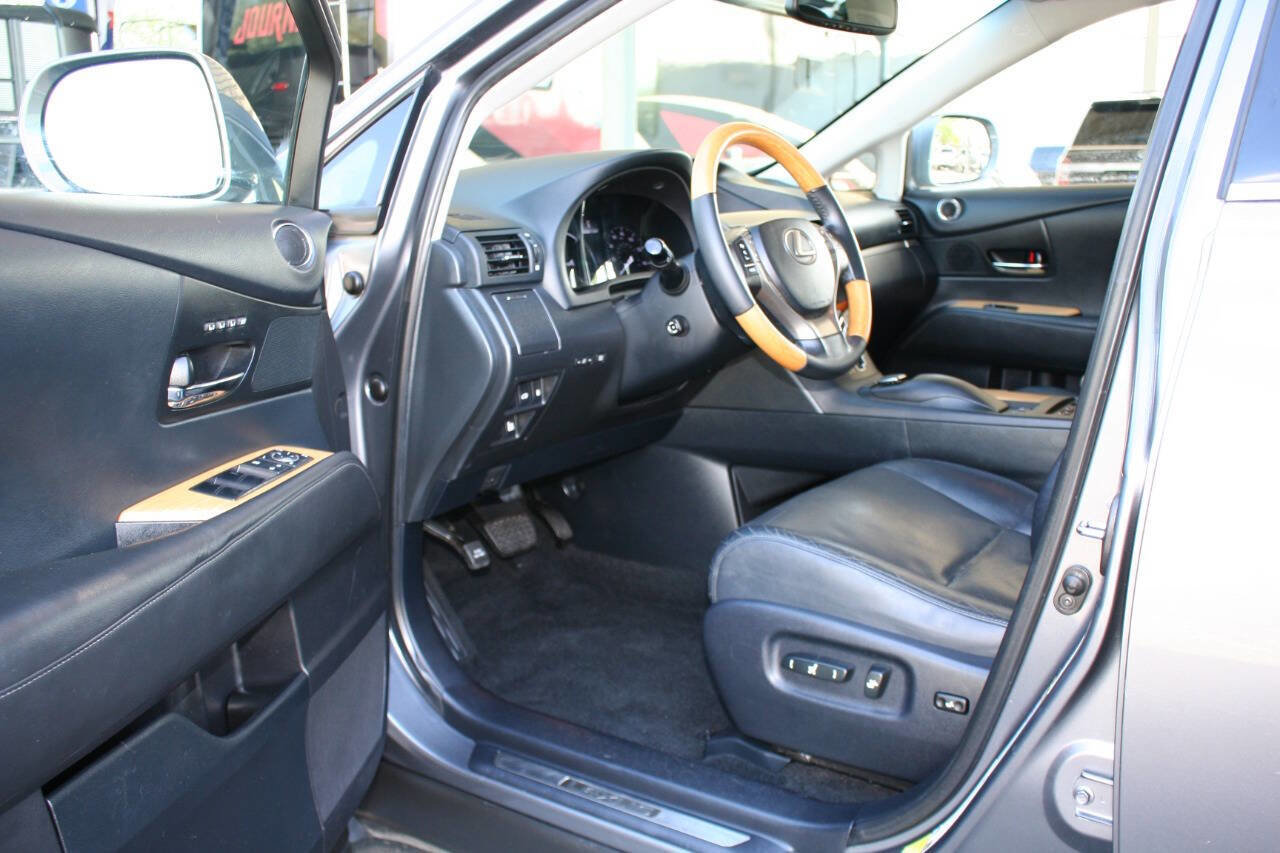Used 2014 Lexus RX 450h AWD image 17