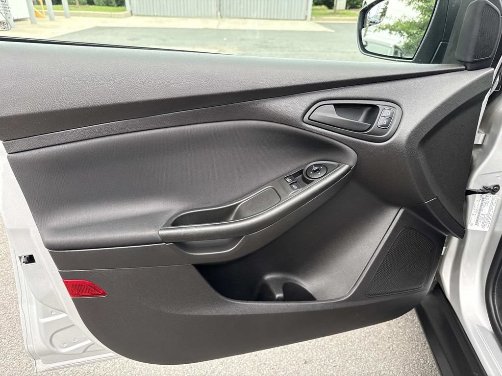 Used 2017 Ford Focus S FWD image 9