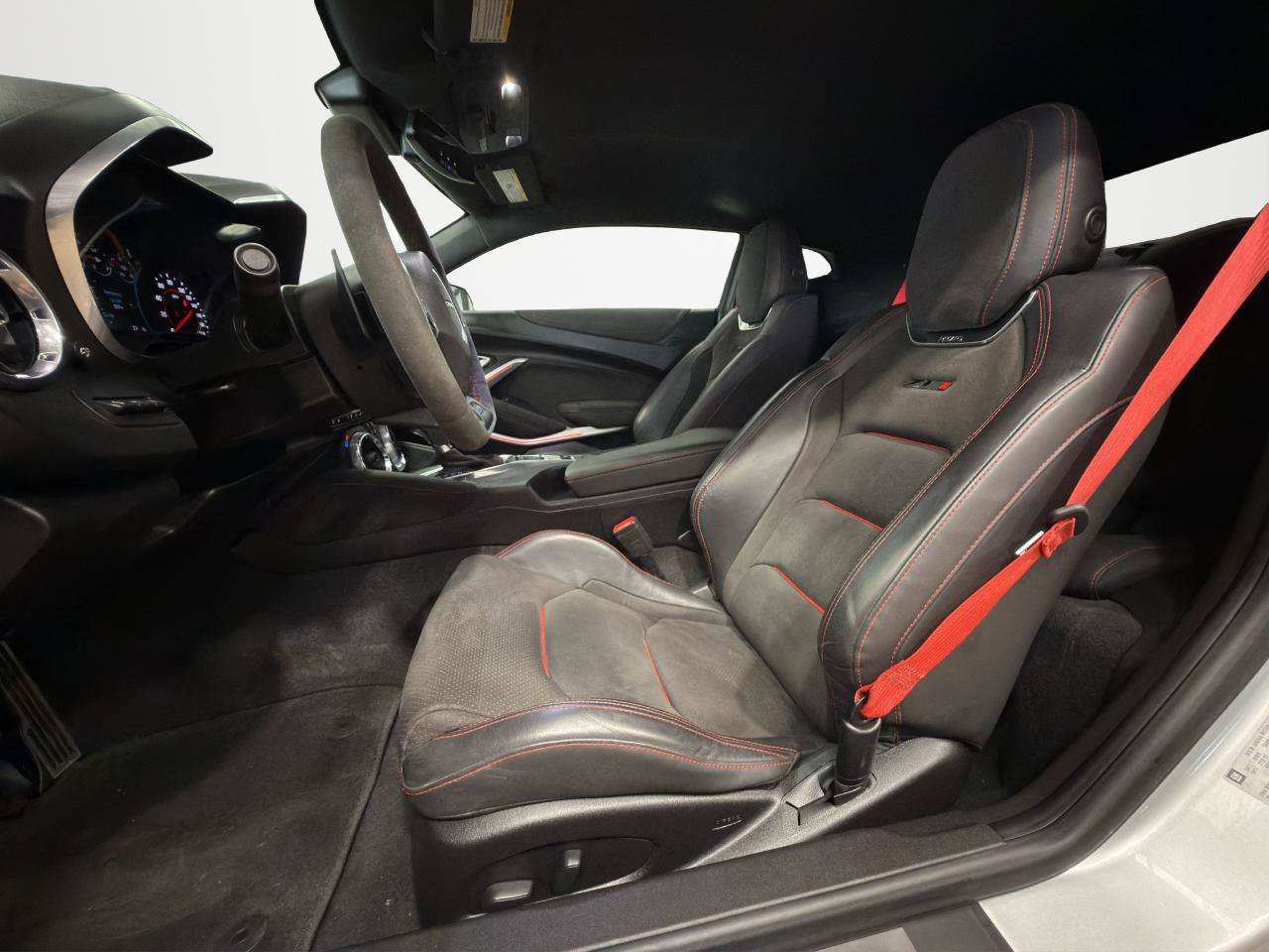 Used 2018 Chevrolet Camaro ZL1 RWD image 11