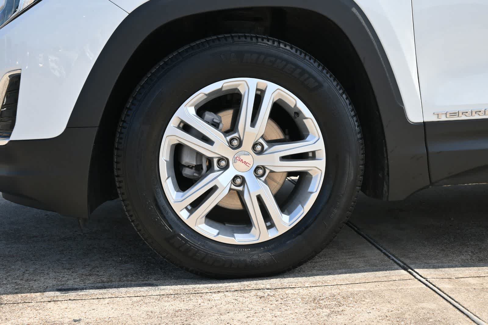 Used 2020 GMC Terrain SLE w/ Driver Convenience Package FWD image 23
