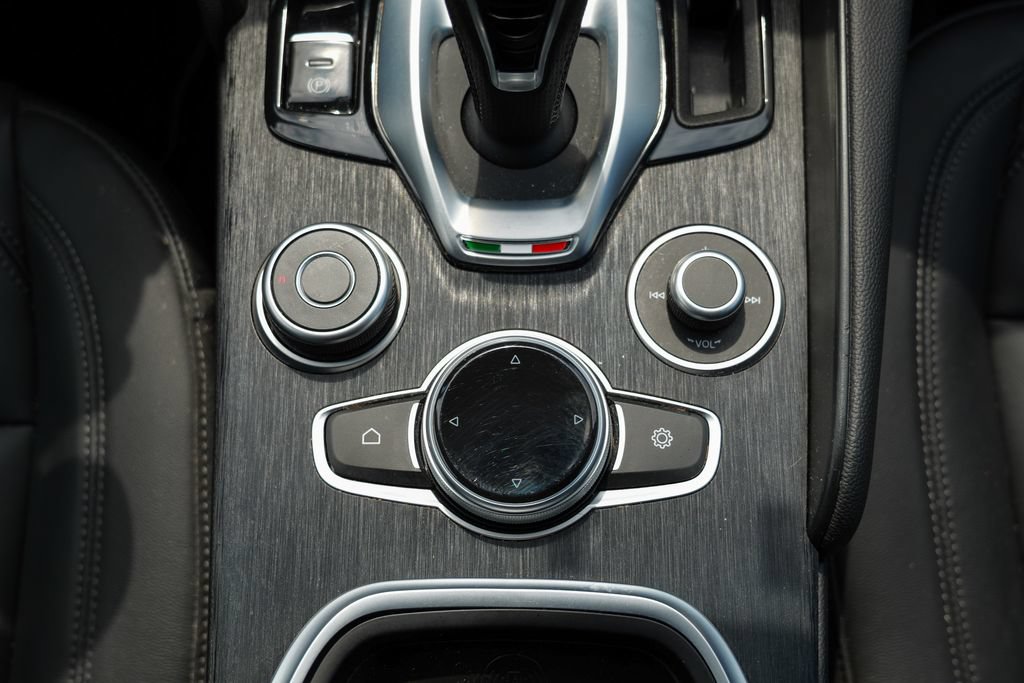 Used 2023 Alfa Romeo Giulia Sprint AWD/4WD image 49