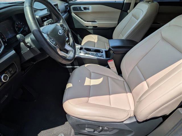 Used 2024 Ford Explorer XLT w/ Equipment Group 202A AWD/4WD image 15