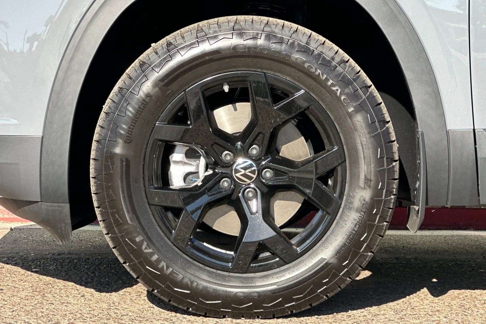 New 2025 Volkswagen Atlas Peak Edition SE image 26