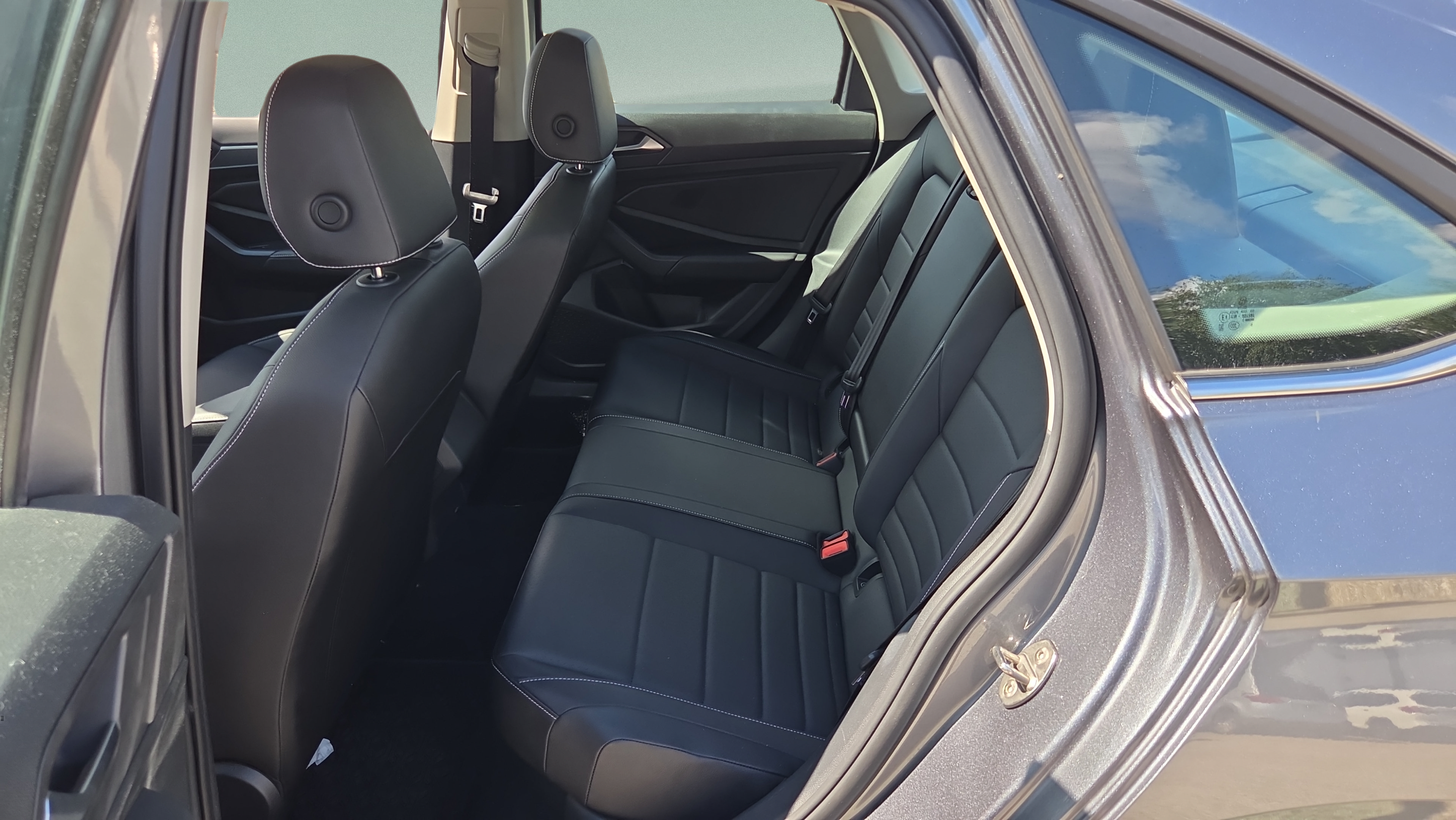 Used 2023 Volkswagen Jetta SE w/ Panoramic Sunroof Package FWD image 10
