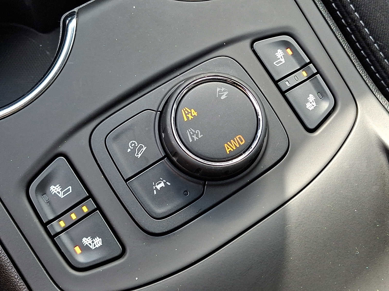 Used 2024 GMC Terrain SLE w/ Driver Convenience Package image 23