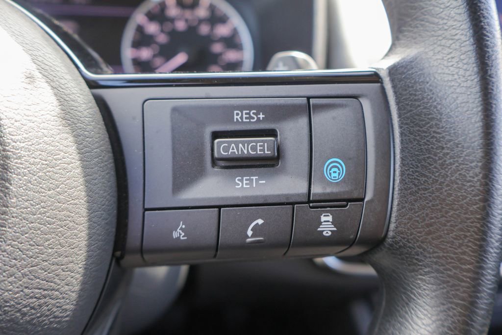 Used 2023 Nissan Rogue SV image 13