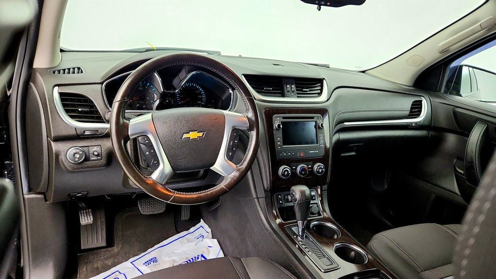 Used 2017 Chevrolet Traverse LT w/ Style and Technology Package AWD/4WD image 13