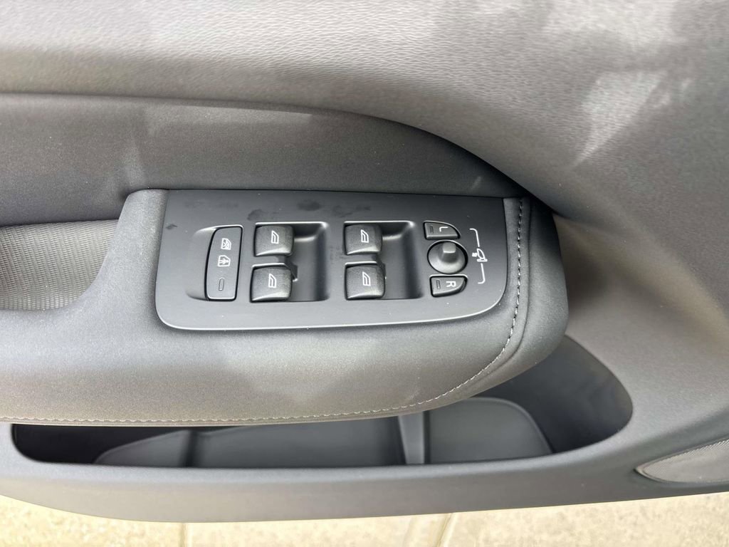New 2026 Volvo XC60 B5 Plus w/ Protection Package Premier image 13