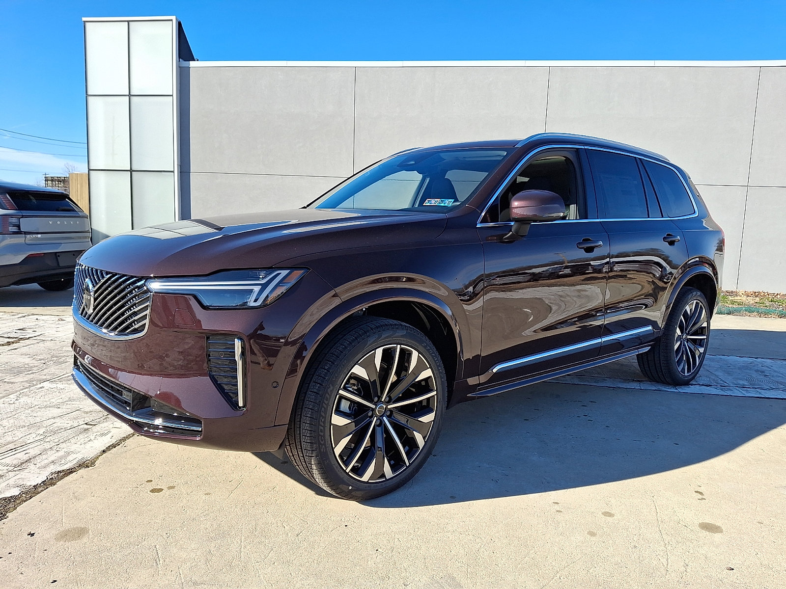 New 2026 Volvo XC90 B5 Plus w/ Protection Package Premier AWD/4WD image 2