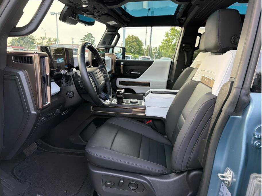 Used 2024 GMC Hummer EV 3X w/ Omega Edition AWD/4WD image 9