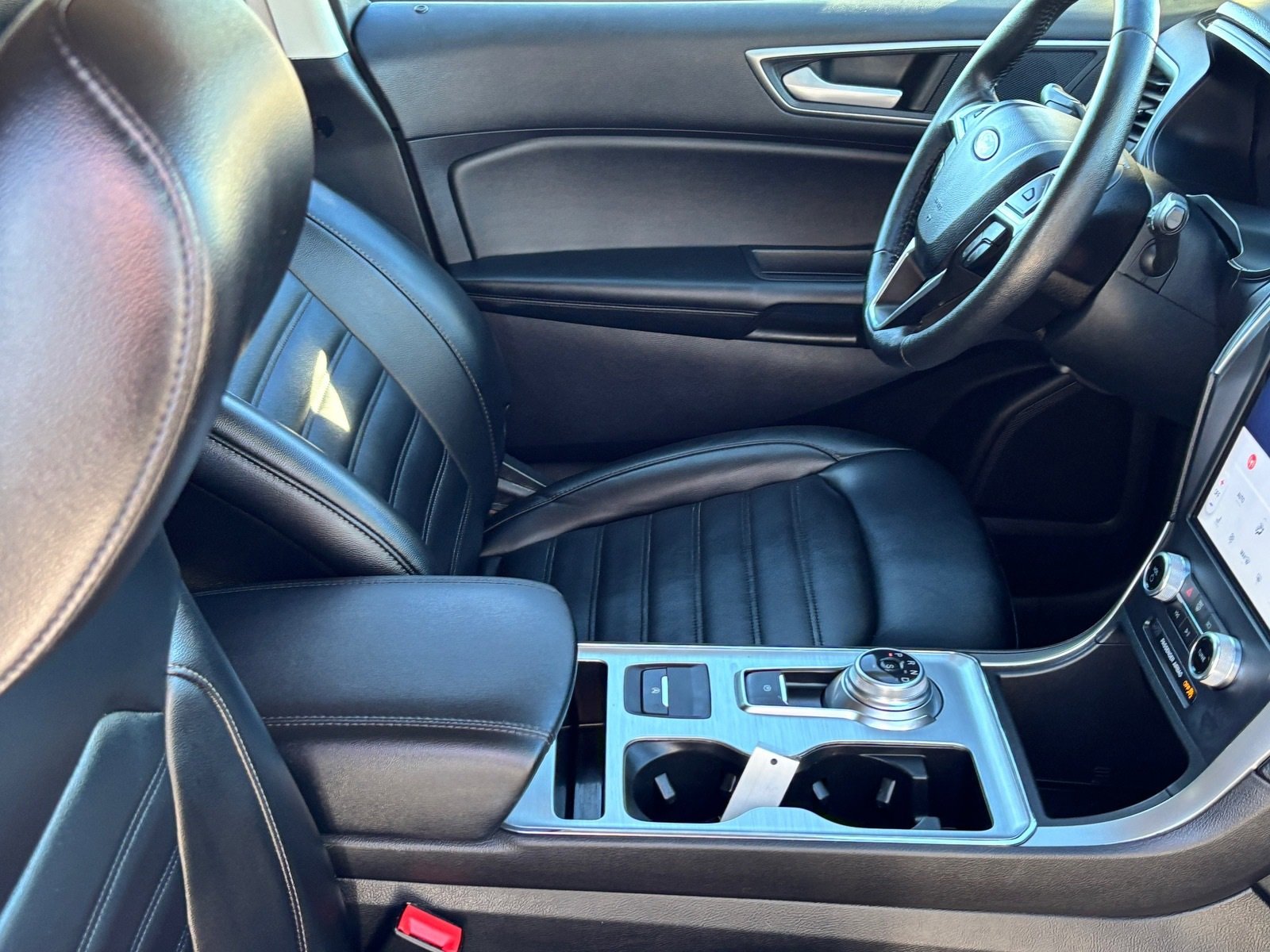 Used 2022 Ford Edge SEL image 11