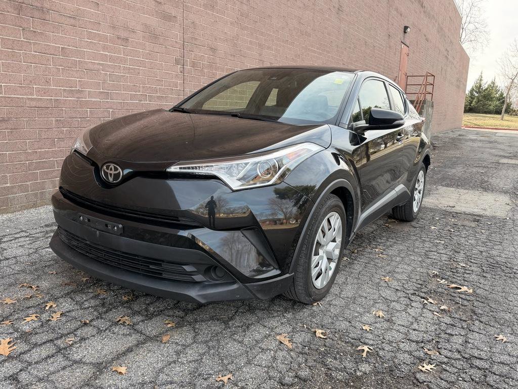 Used 2019 Toyota C-HR LE video 1