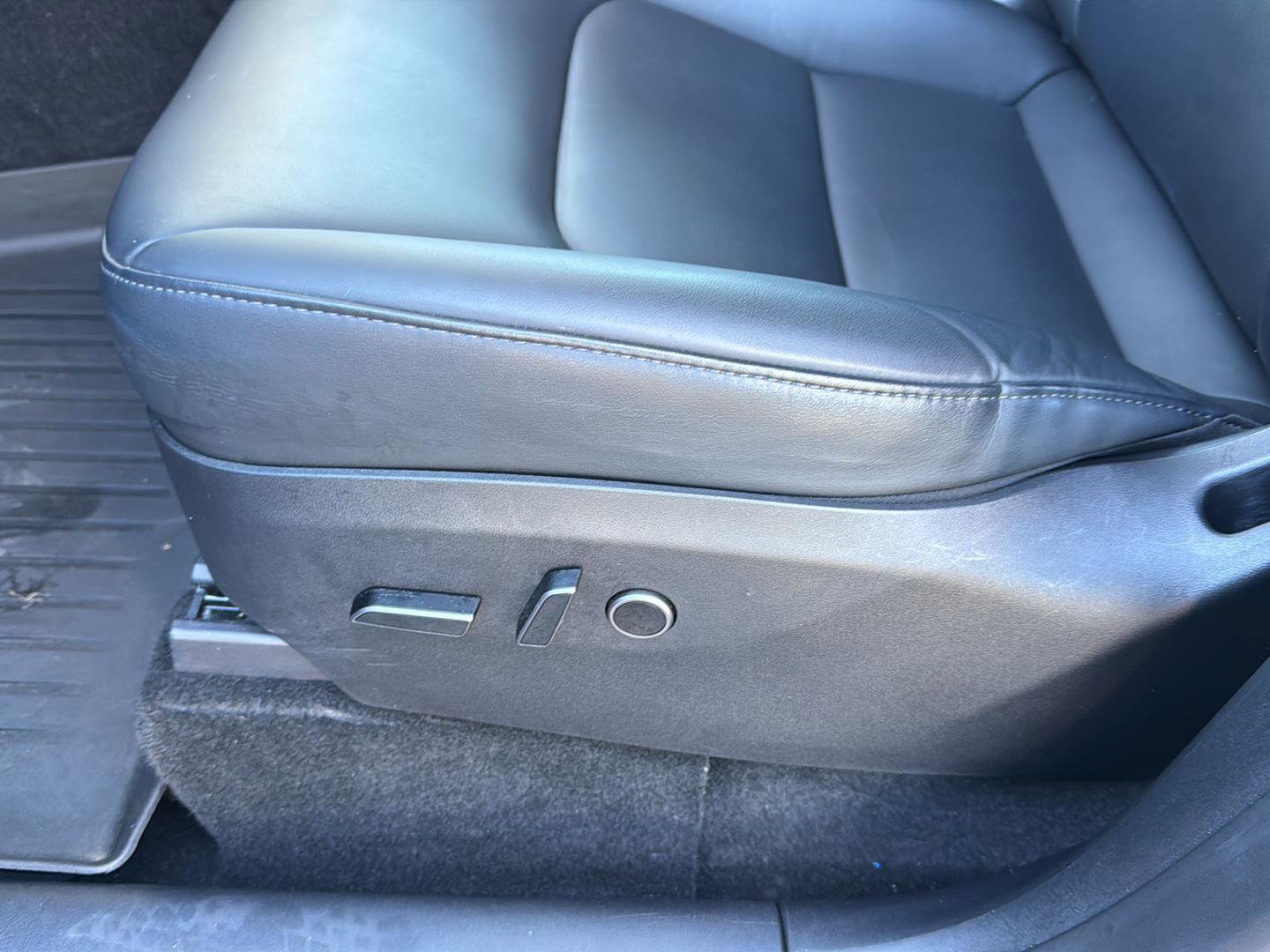 Used 2023 Tesla Model Y Long Range image 26