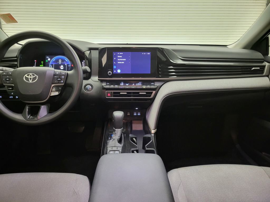 Used 2025 Toyota Camry LE image 40