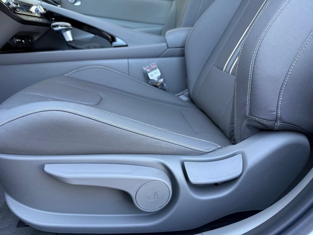 New 2026 Hyundai Elantra Hybrid FWD image 9