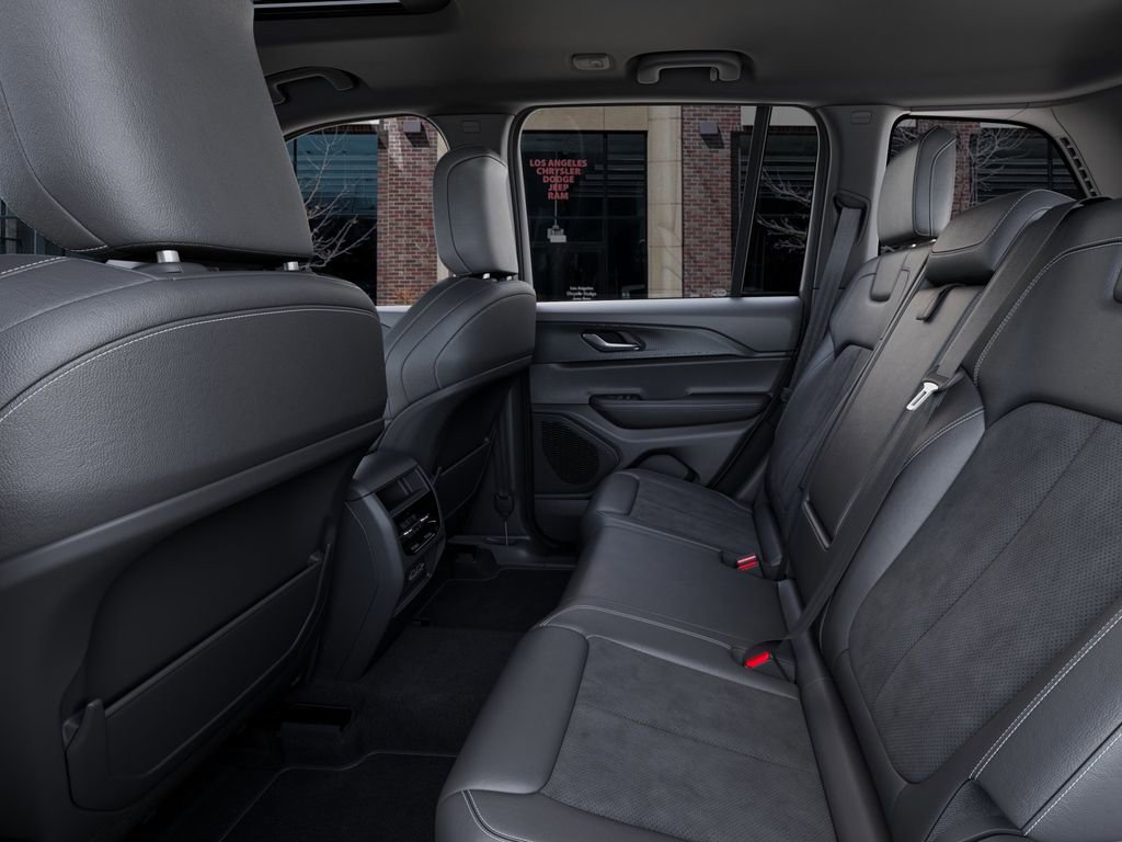 New 2025 Jeep Grand Cherokee Altitude image 23