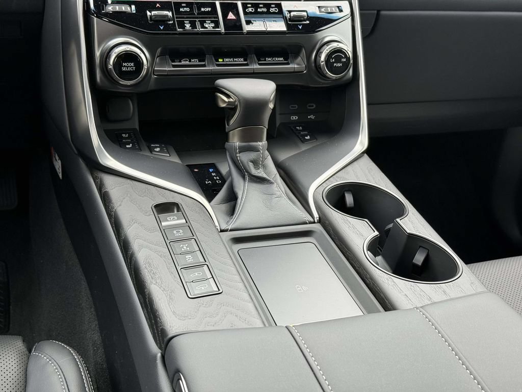 New 2026 Lexus LX 600 4WD w/ Luxury Package image 15