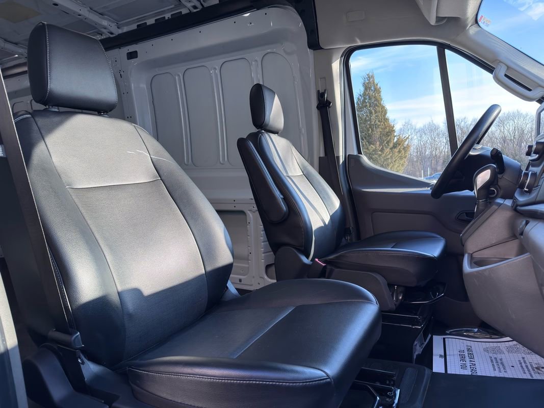 Used 2025 Ford Transit 250 Medium Roof RWD image 30