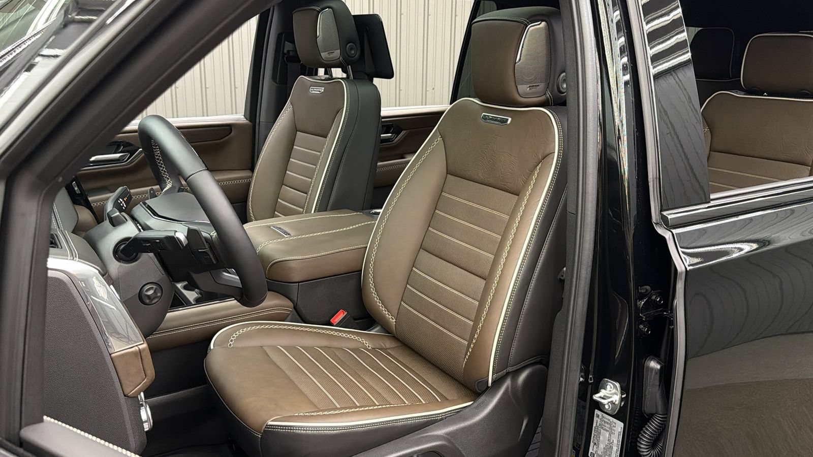 Used 2026 GMC Yukon XL Denali Ultimate w/ LPO, Floor Liner Package AWD/4WD image 19