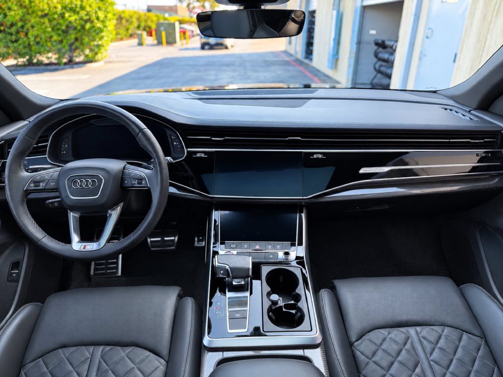 Used 2021 Audi SQ8 Premium Plus w/ SQ8 Black Optic Package AWD/4WD image 17
