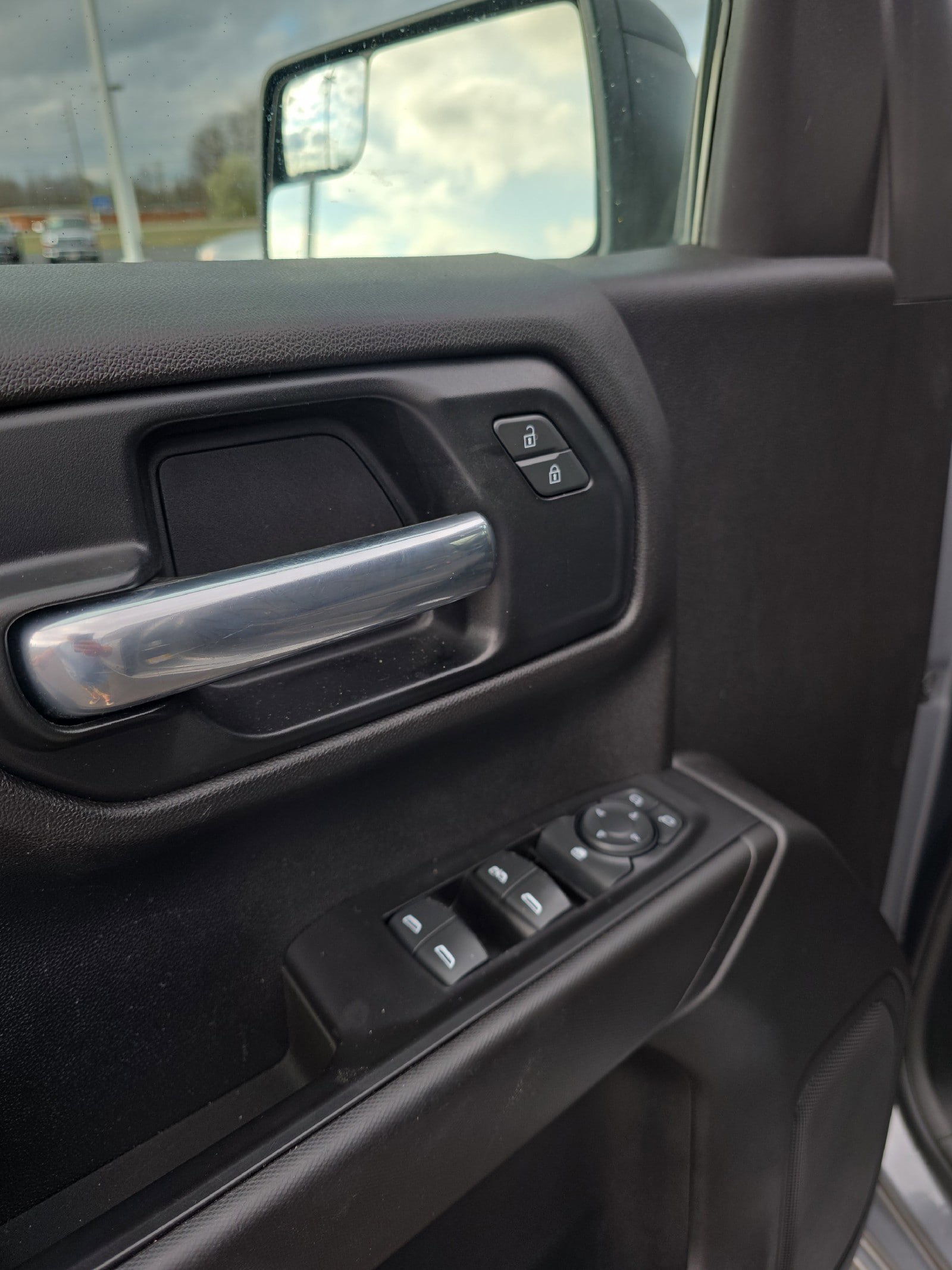 Used 2020 Chevrolet Silverado 1500 Custom image 17