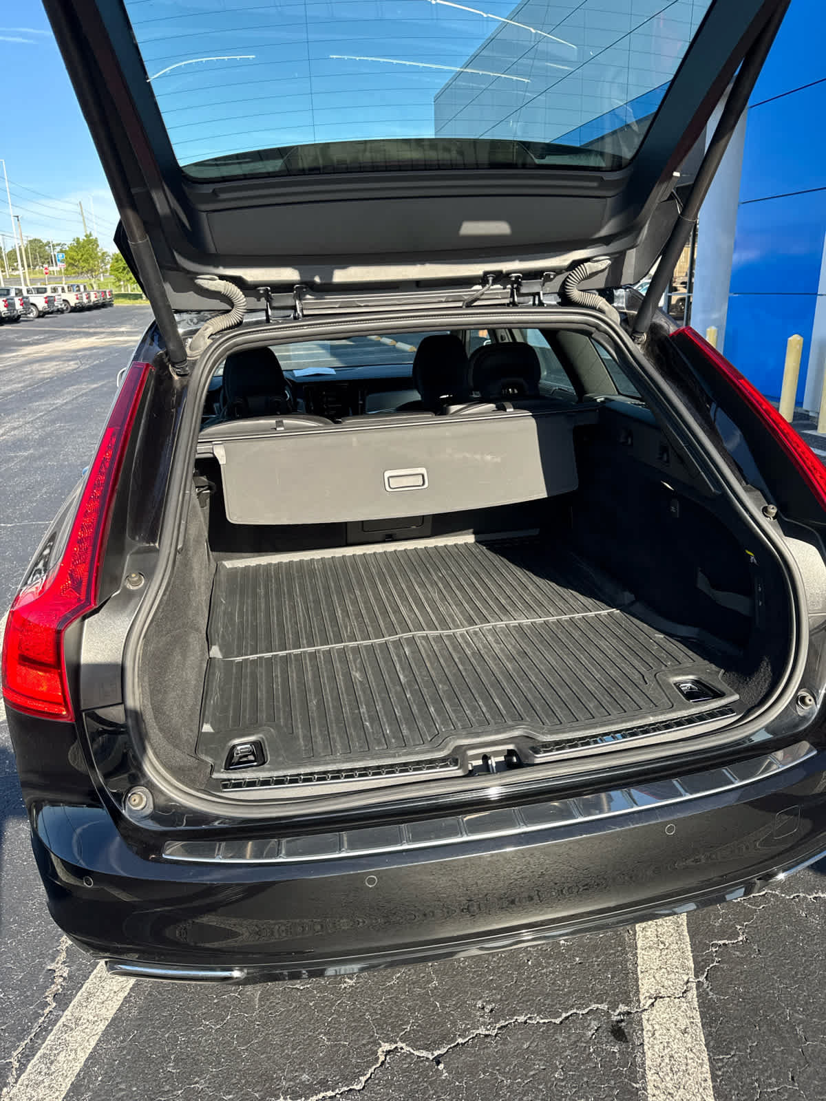 Used 2019 Volvo V90 T5 R-Design w/ Advanced Package FWD image 9