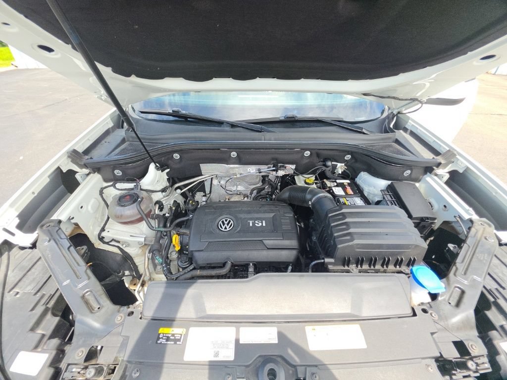 Used 2022 Volkswagen Atlas Cross Sport SE FWD image 12