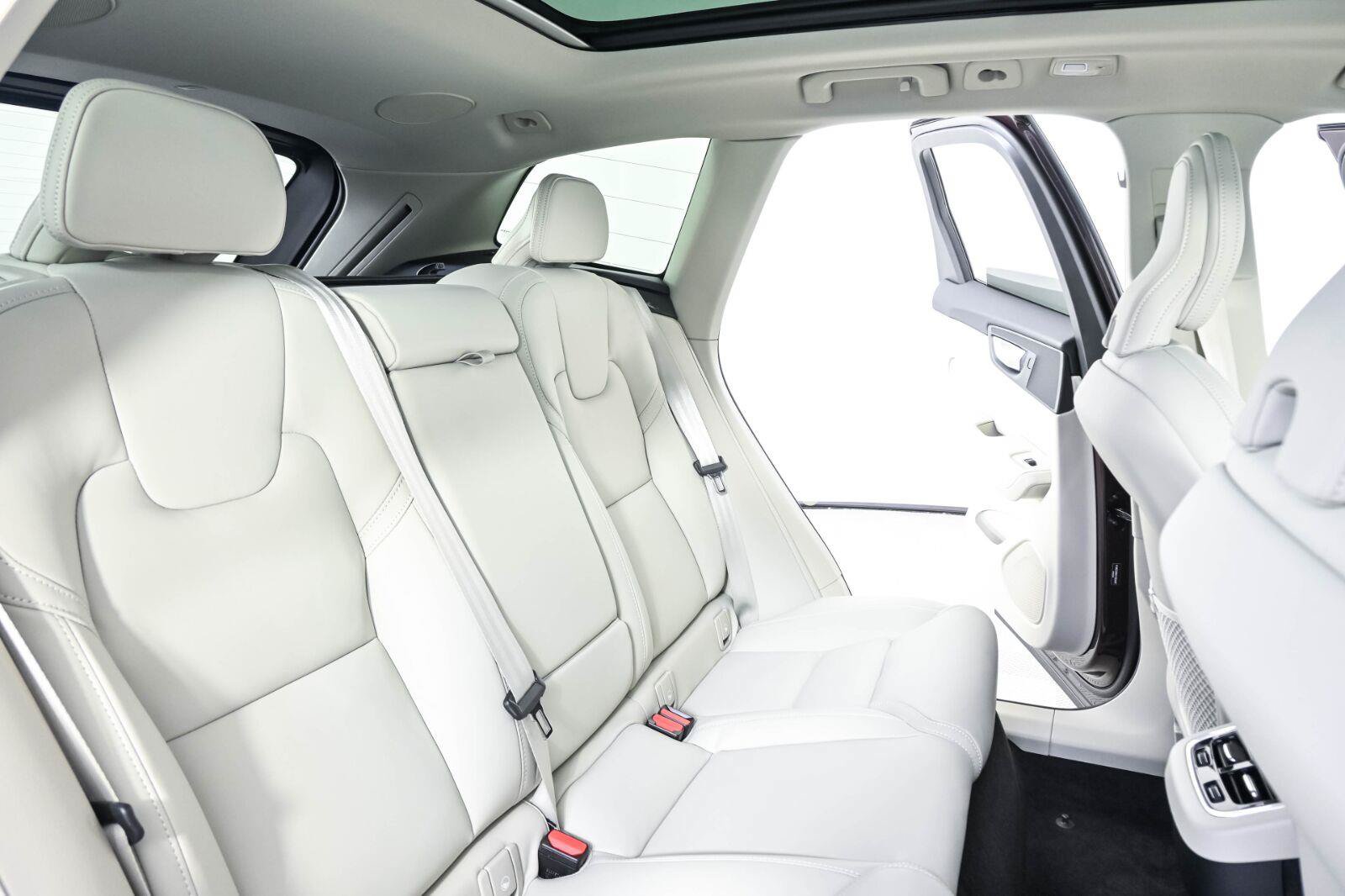 New 2027 Volvo XC60 B5 Ultra AWD/4WD image 21