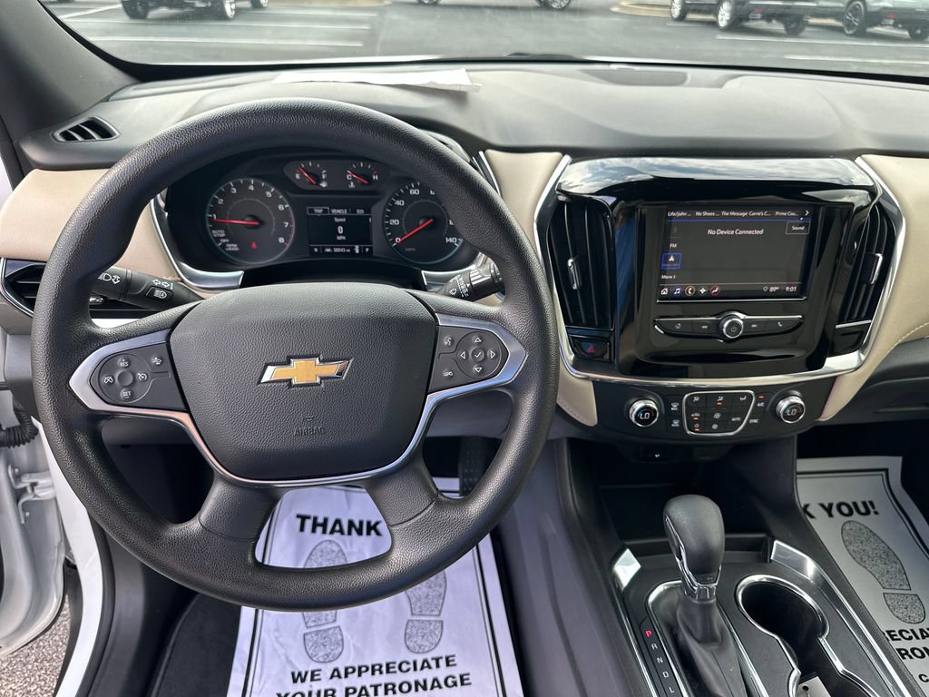 Used 2023 Chevrolet Traverse LS FWD image 16