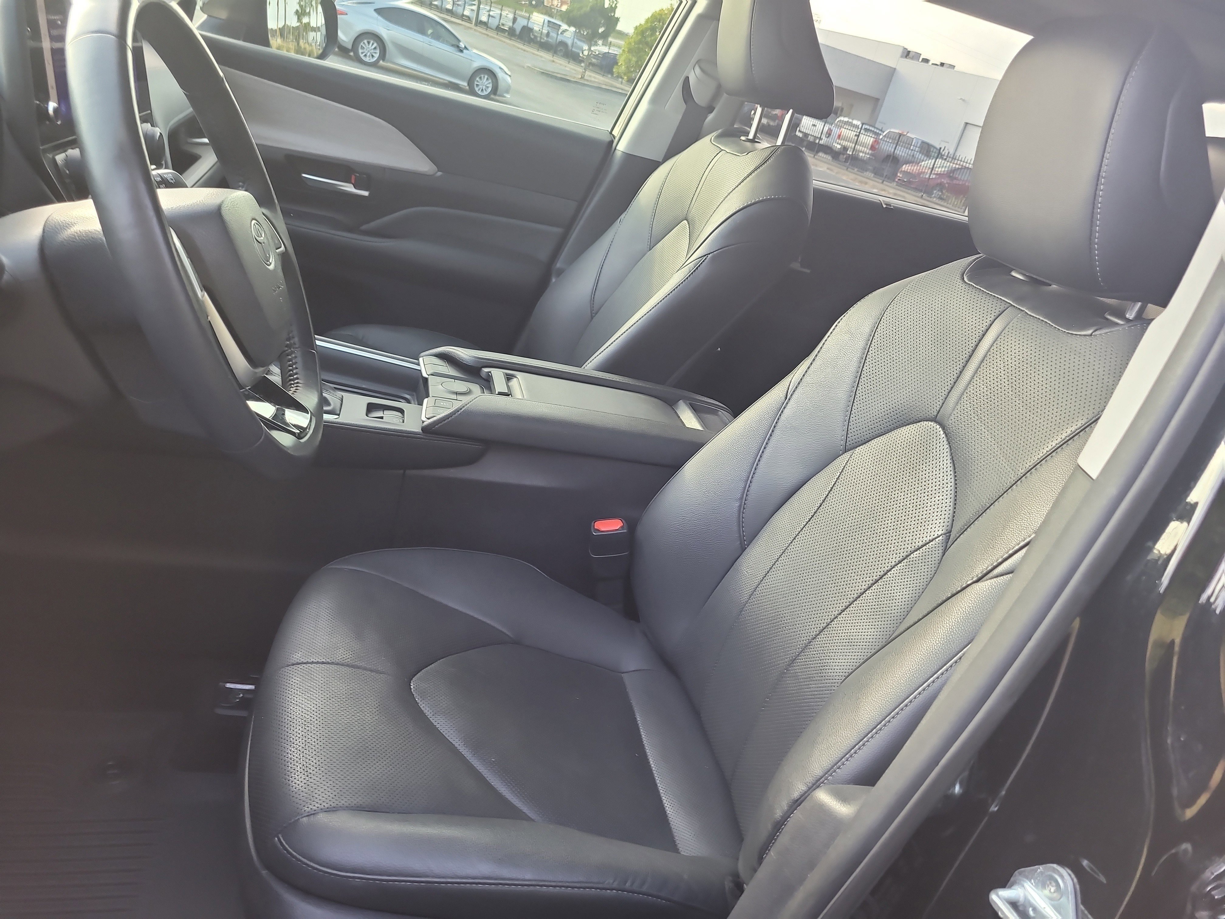 Used 2024 Toyota Grand Highlander Limited image 23