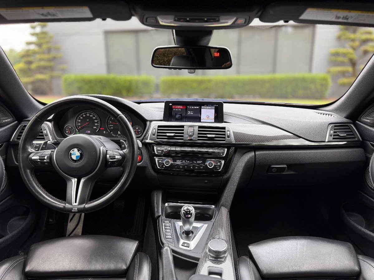 Used 2020 BMW M4 Convertible w/ Competition Package RWD image 28