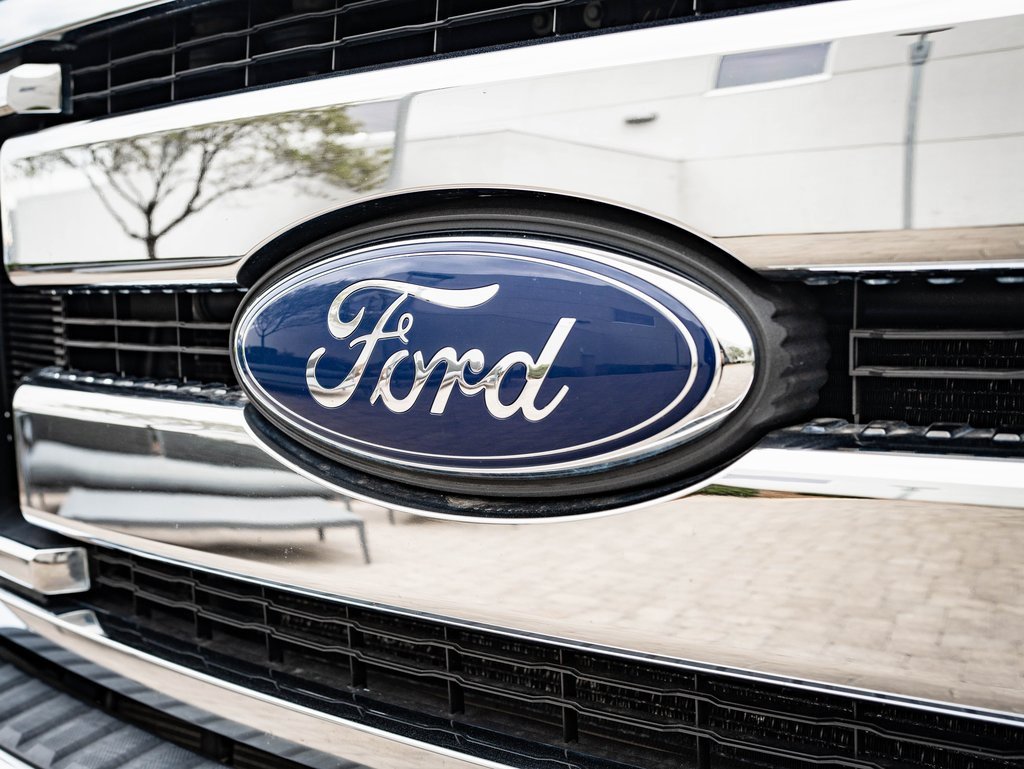 Used 2016 Ford F450 Lariat w/ Lariat Ultimate Package image 3