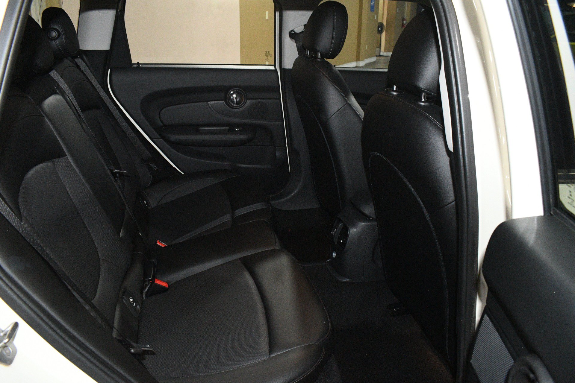 Used 2016 MINI Cooper Clubman FWD image 48