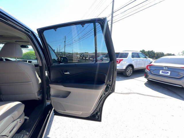 Used 2017 Honda Pilot Touring image 16