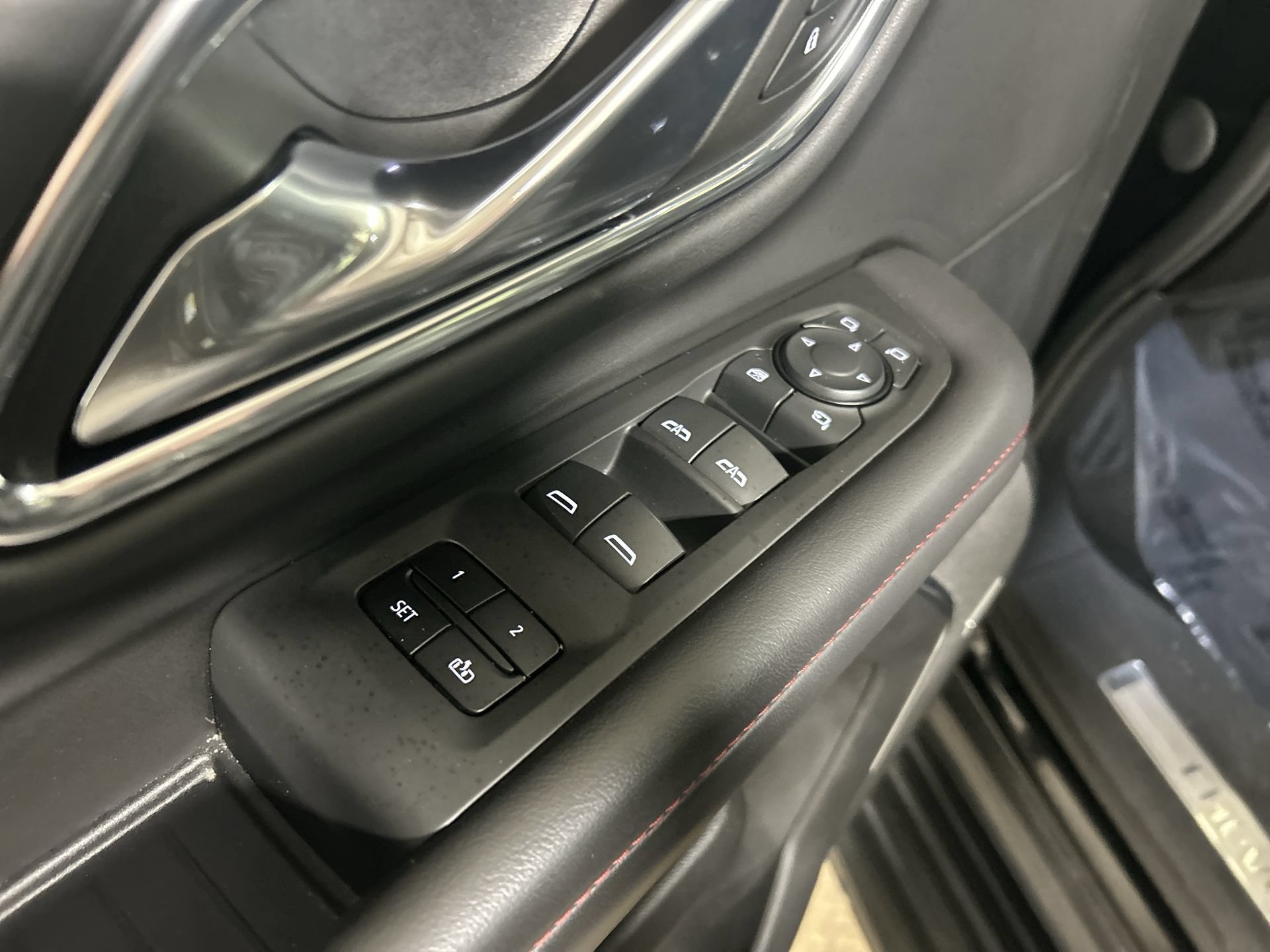 Certified 2022 Chevrolet Suburban RST w/ Sport Performance Package AWD/4WD image 23