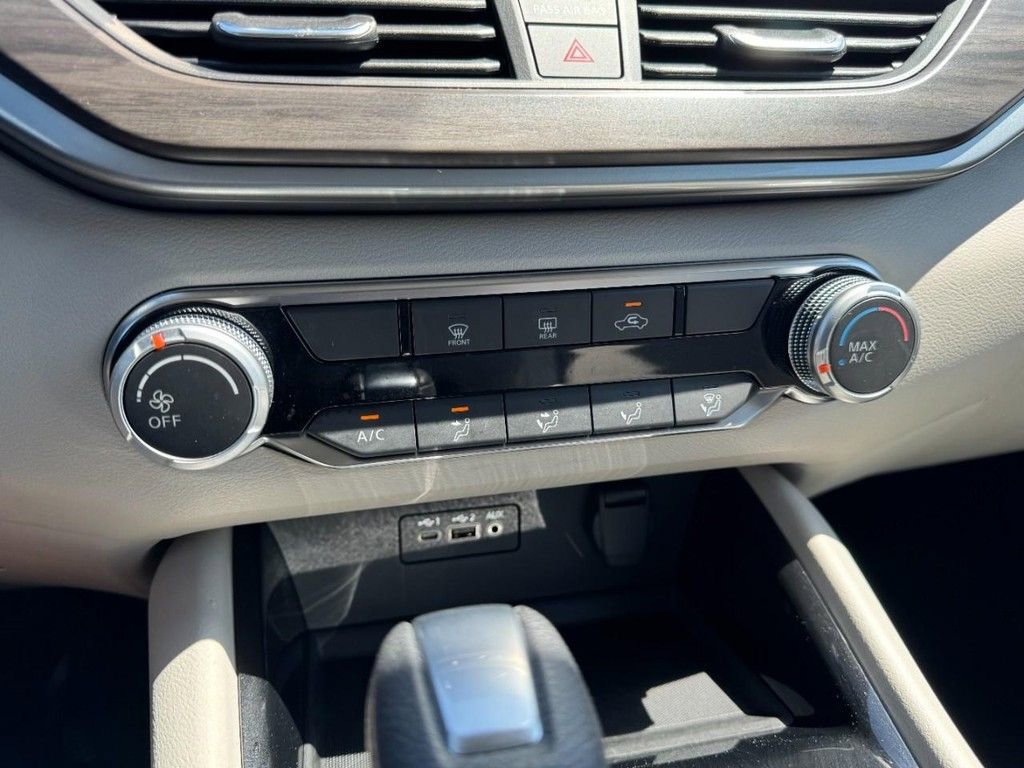 Used 2024 Nissan Altima 2.5 SV FWD image 18