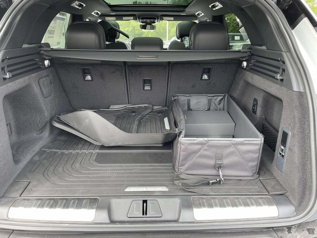 New 2026 Land Rover Range Rover Sport Dynamic SE AWD/4WD image 17