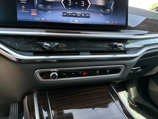 Certified 2026 BMW X7 xDrive40i AWD/4WD image 30